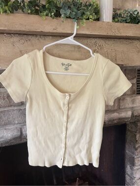 Brandy Melville Yellow Button-Front Short Sleeve Top